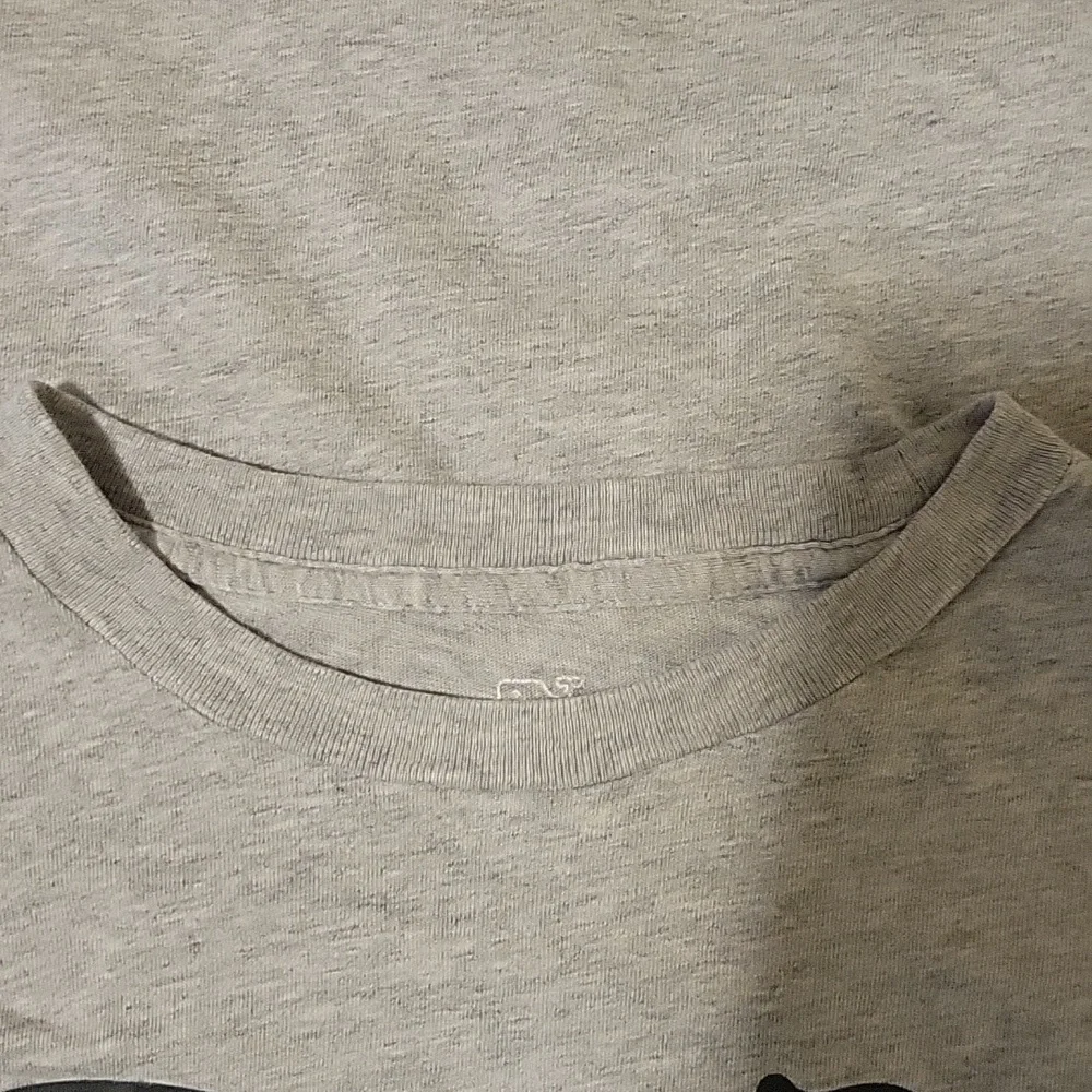 Vineyard Vines Large Gray Tshirt - Picture 4 of 6